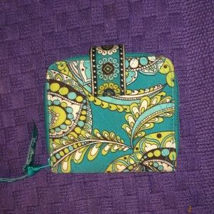 Cute Vera Bradley Wallet! Peacock pattern